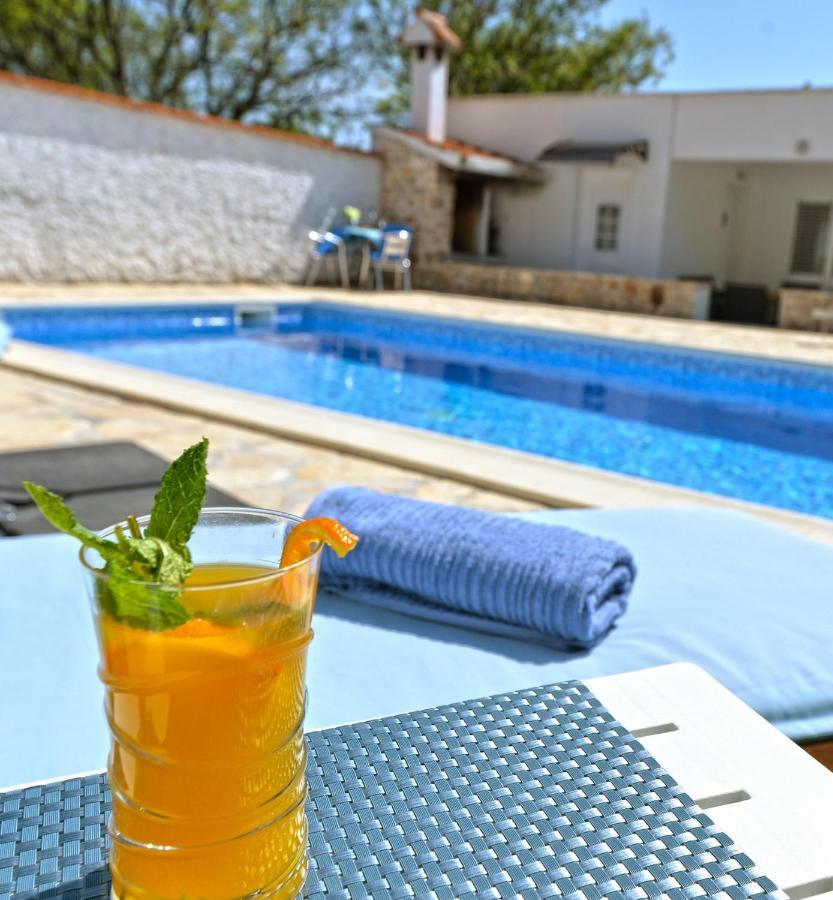 House Vidamo - Vacation Home With Swimming Pool Mala Cista Zewnętrze zdjęcie